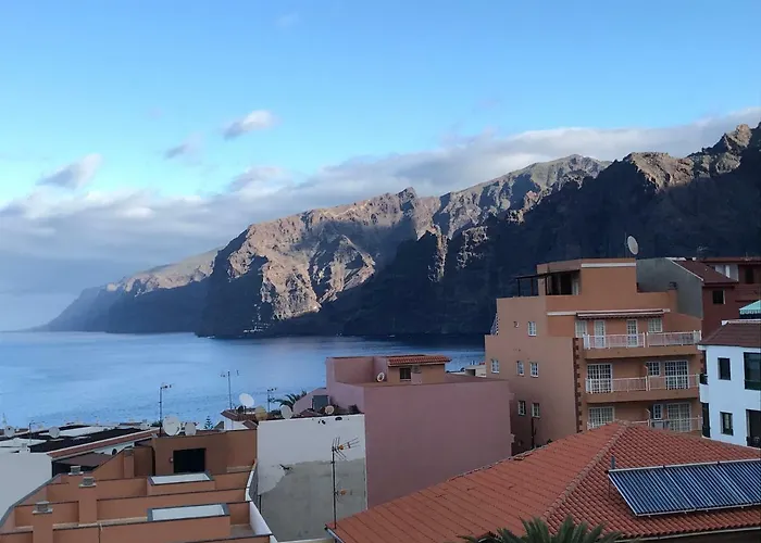 Sunset Oasis Of Gigantes * 圣地亚哥港